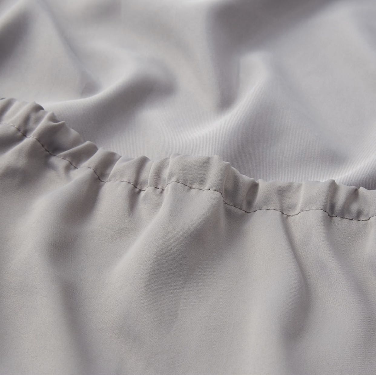 LIKE NEW UNIQLO AIRISM BED SHEET FOR SINGLE SIZE MATTRESS, Furniture