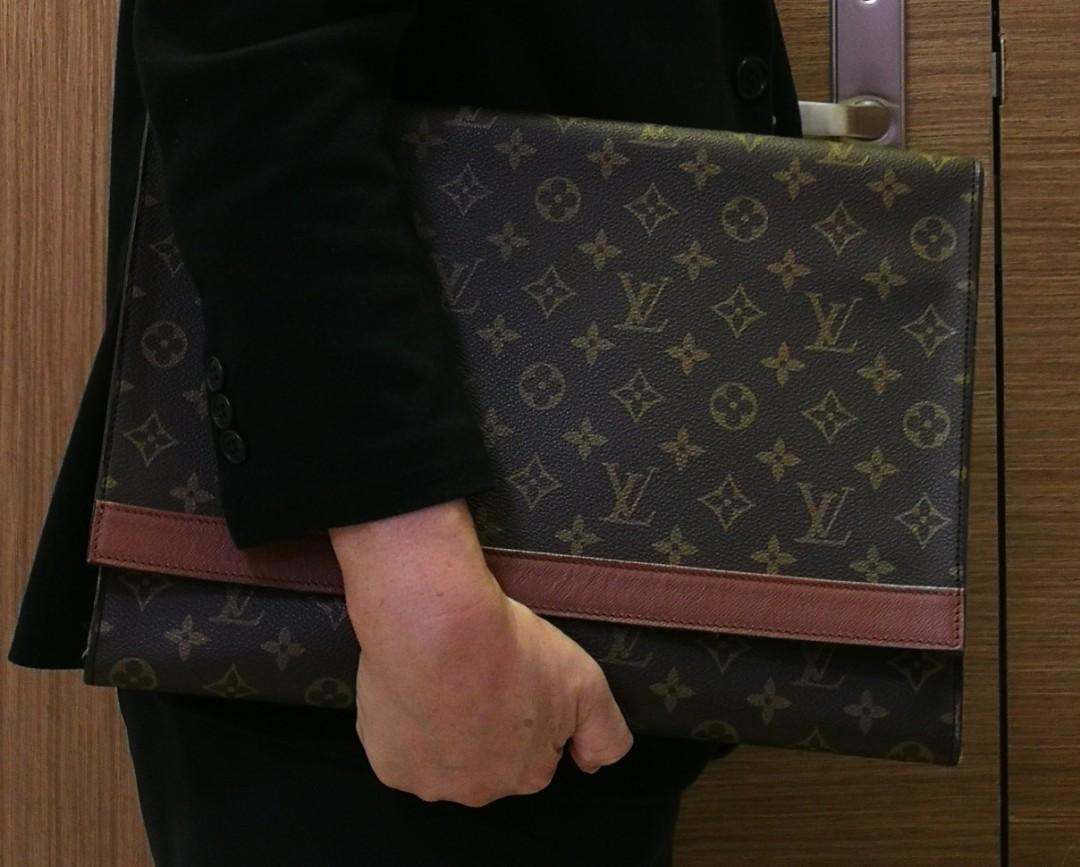 Louis Vuitton Portfolio Porte XL Monogram Folder Document, Women's Fashion,  Bags & Wallets, Clutches on Carousell