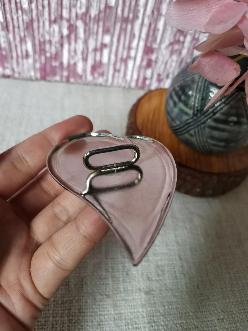 Metal Heart Rings (Category: Dinnerware & Cutlery) located in Talisay. Submitted by enavnai13 (Listing ID 1118954172, Image 3). Description: Metal Heart Rings 21 pcs available Pwede gawin napkin rings pero hindi gaanong malaki yung butas nya Please swipe to see item measurements 30 each + SF.