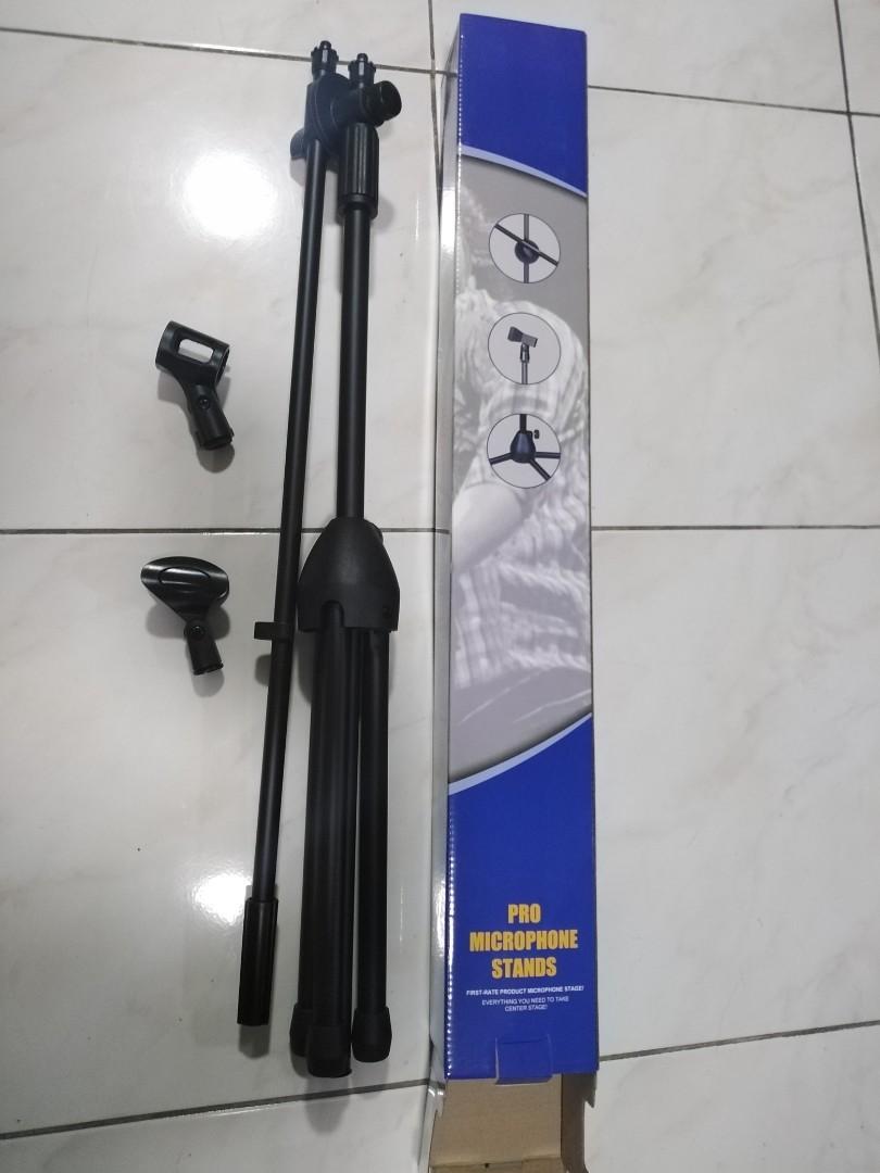 Microphone stand boom mic stand (Category: Portable Audio Accessories) located in Quezon City. Submitted by smithwarren46 (Listing ID 1118878103, Image 2). Description: #micstand #boommicstand P600 Brandnew Tripod height Rubber Footpads adjustable height. Pick up lagro Q.c or via delivery service rider po. More item for sale.. like or follow my page #BSAonlinestore https://www.facebook.com/BSA-online-store-104063428078639/.