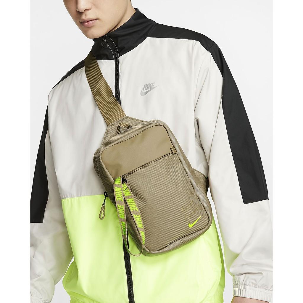 Nike Advance Crossbody Bag, Men's Fashion, Bags, Sling Bags on Carousell