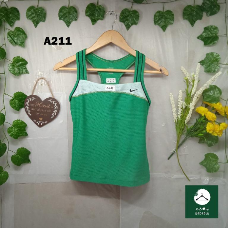 Nike Dri Fit Tank top Olahraga Built in Bra S Wanita A211, Olah Raga, Baju  Olahraga di Carousell
