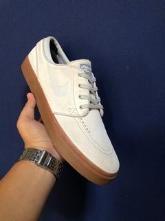 (Category: ) located in . Submitted by lastkickssss (Listing ID 1118994950, Image 1). Description: .