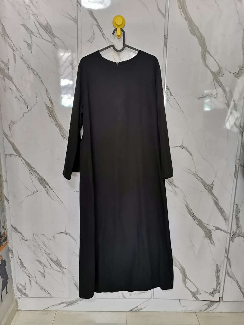 plain black jubah, Women's Fashion, Muslimah Fashion, Kaftans & Jubahs ...