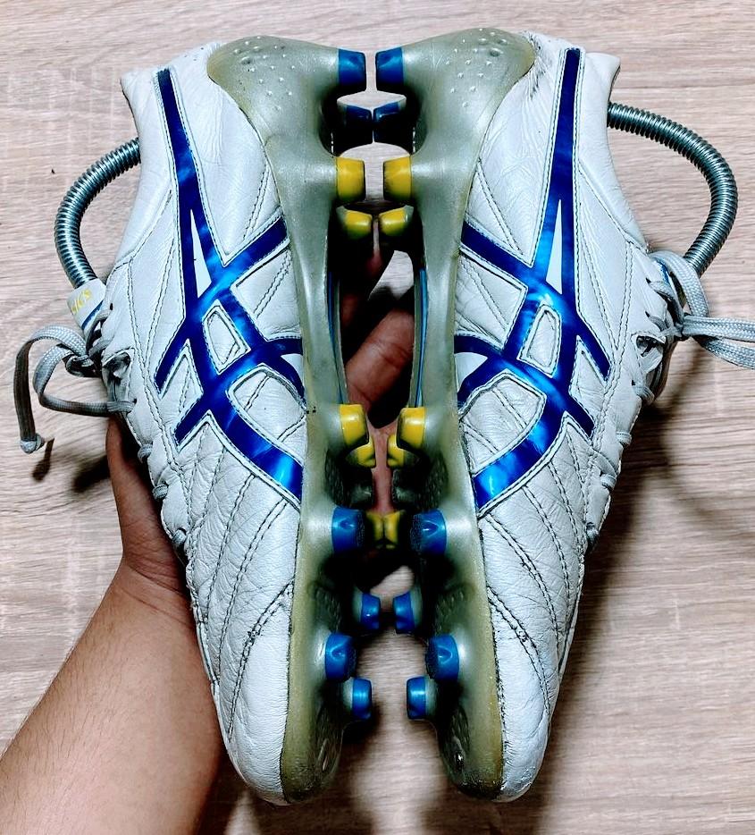 sepatu bola asics ds light