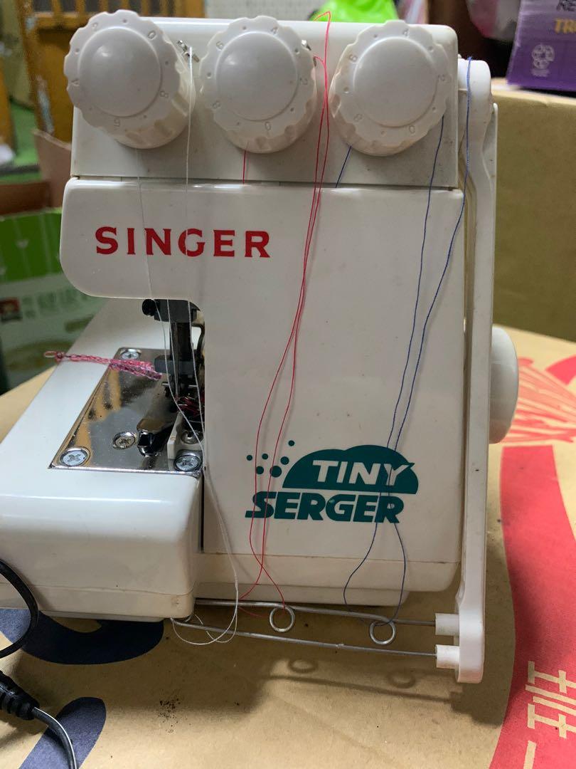  Singer Tiny Serger Overedging Machine