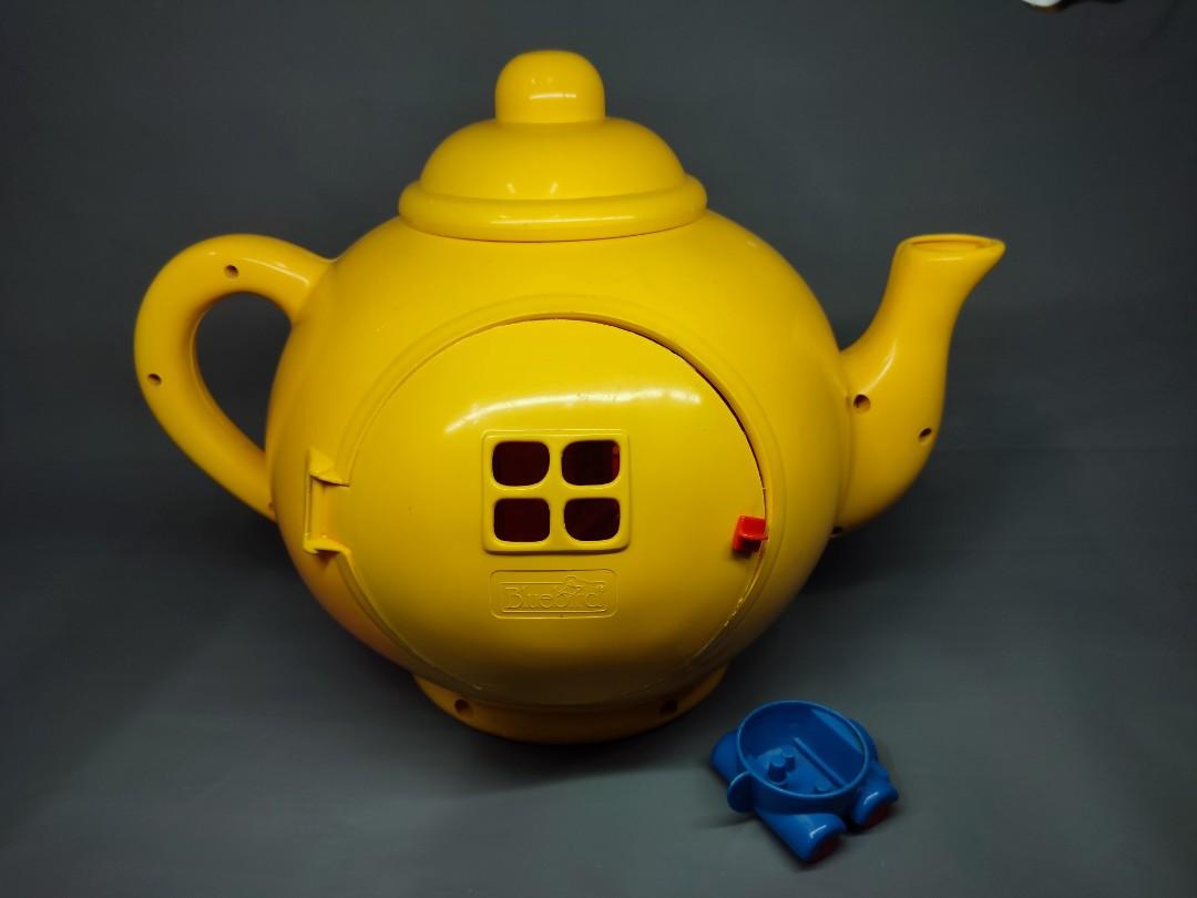 VINTAGE THE BIG YELLOW TEAPOT BY BLUEBIRD 1981 ENGLAND, Hobbies & Toys