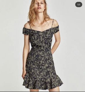 (Category: ) located in . Submitted by declutteringboutique (Listing ID 1118978940, Image 1). Description: .