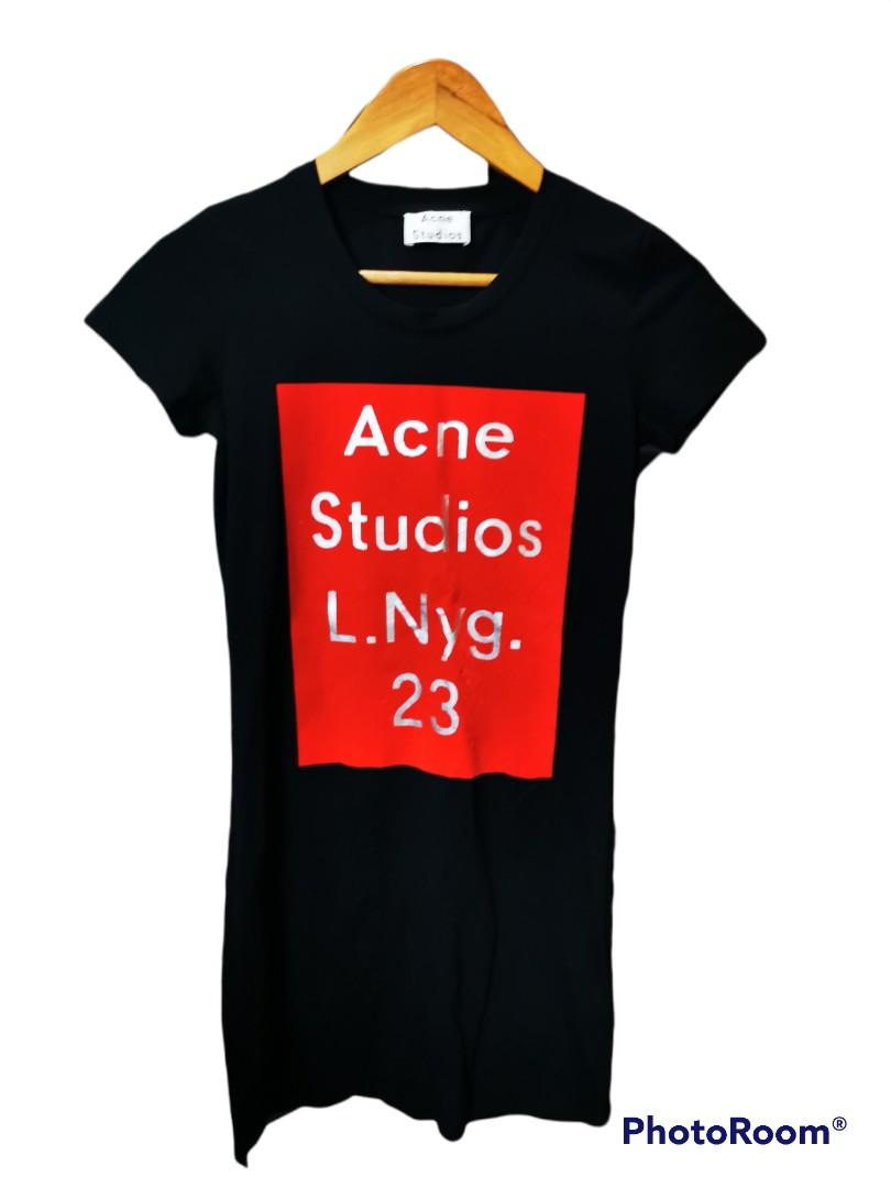 Acne Studios L.Nyg.23 Mini Dress (Category: Luxury Apparel) located in Mabalacat. Submitted by reallygraceful (Listing ID 1116312477, Image 1). Description: Acne Studios L. Nyg. 23 Dress 🎀Great Condition 🎀Worn once last 2019 dyan sa pic na yan, may minimal mga dot dahil sa nasa Closet lang. see my last pic 🎀Velvet yan Whole red/silver ang print 🎀Streachable 🎀 Ang Ganda ng fitting 🎀Small to Medium P. S PLEASE DO NOT MAKE ANY ‼️ OFFER ‼️ IF T
