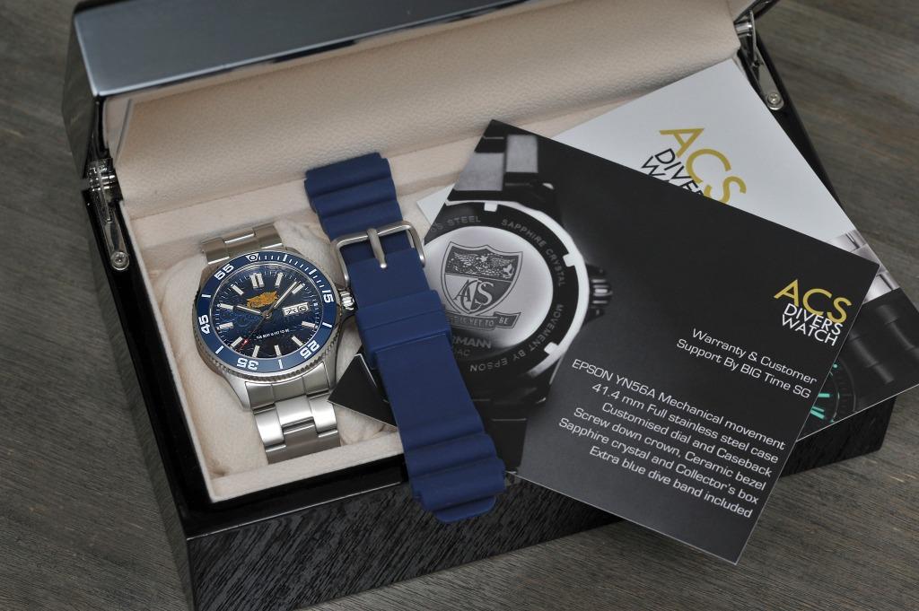 Acs divers watch new arrivals