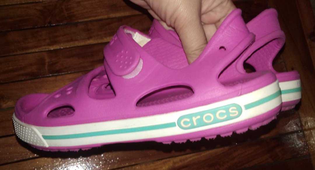 crocs for her