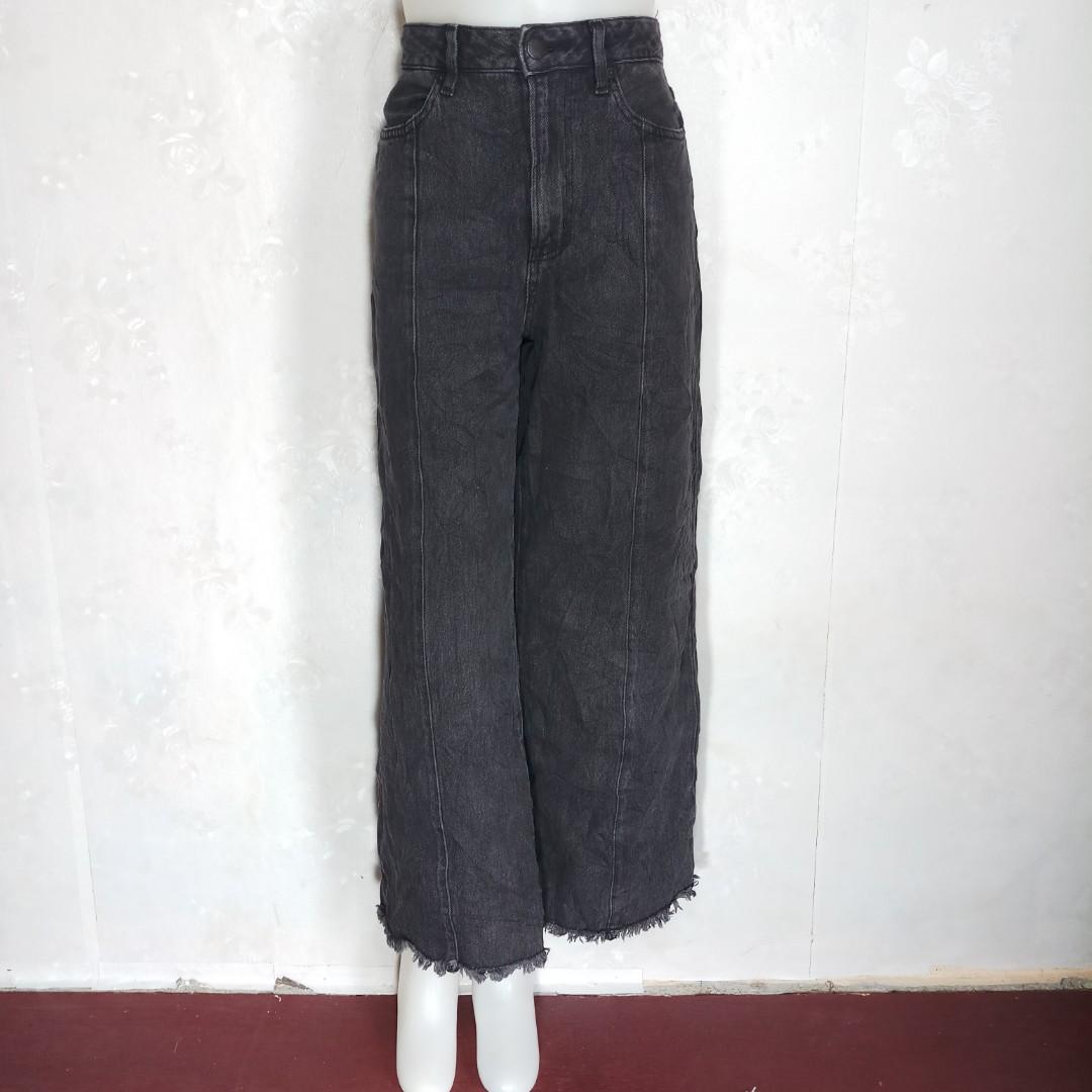 Uniqlo cut-off wide jeans | snow 