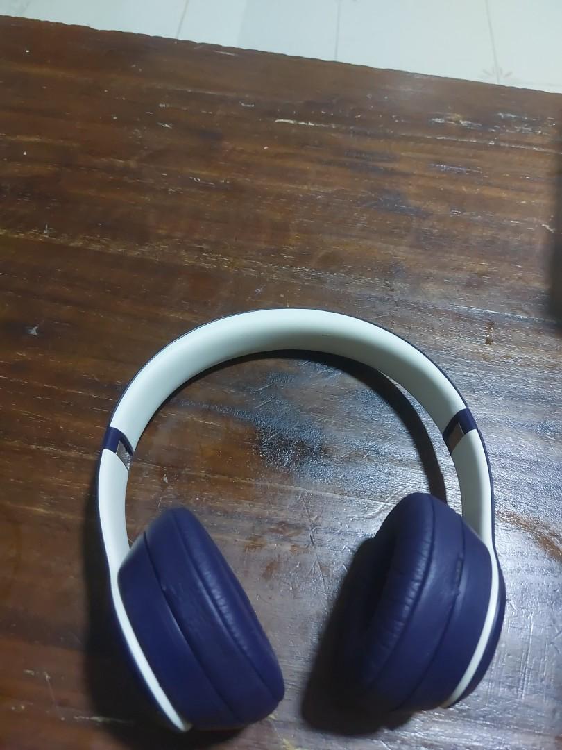 Beats solo 3 Dre dark blue and white. Audio Headphones Headsets on Carousell