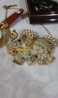 Beautiful Green Cats Eye Rhinestone Goldtone Vintage  Elephant brooch