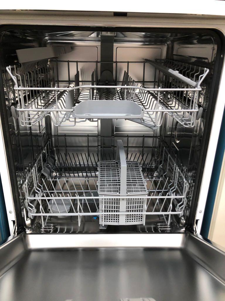 BOSCH Standalone Dishwasher, TV & Home Appliances, Other Home