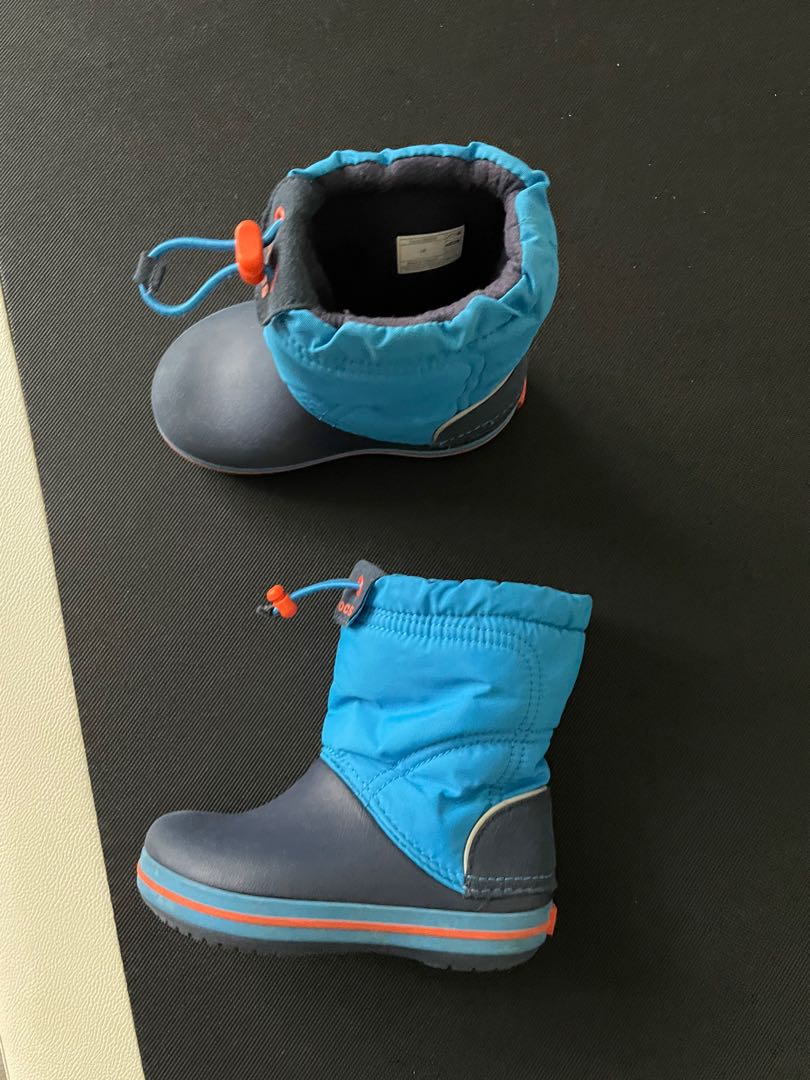 Cold shop weather crocs