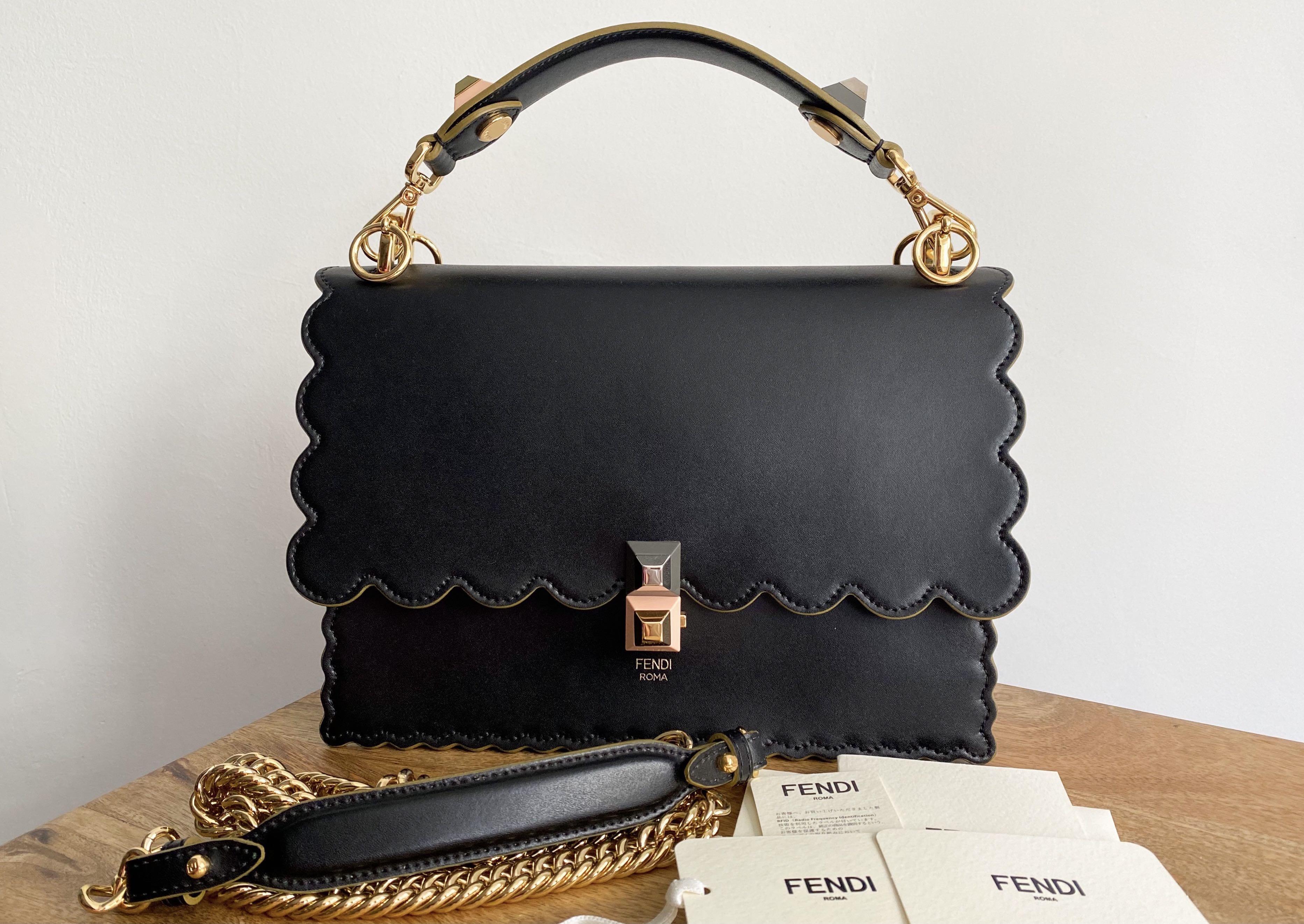 Fendi kan outlet i scalloped bag