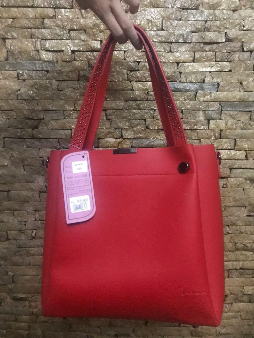 Fortuna tote bag (Category: Tote Bags) located in Del Monte. Submitted by dellowe (Listing ID 1119080117, Image 3). Description: Brandnew.