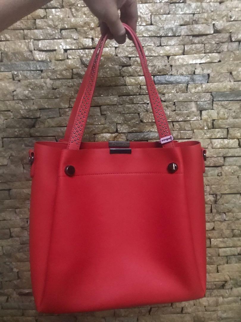 Fortuna tote bag (Category: Tote Bags) located in Del Monte. Submitted by dellowe (Listing ID 1119080117, Image 1). Description: Brandnew.