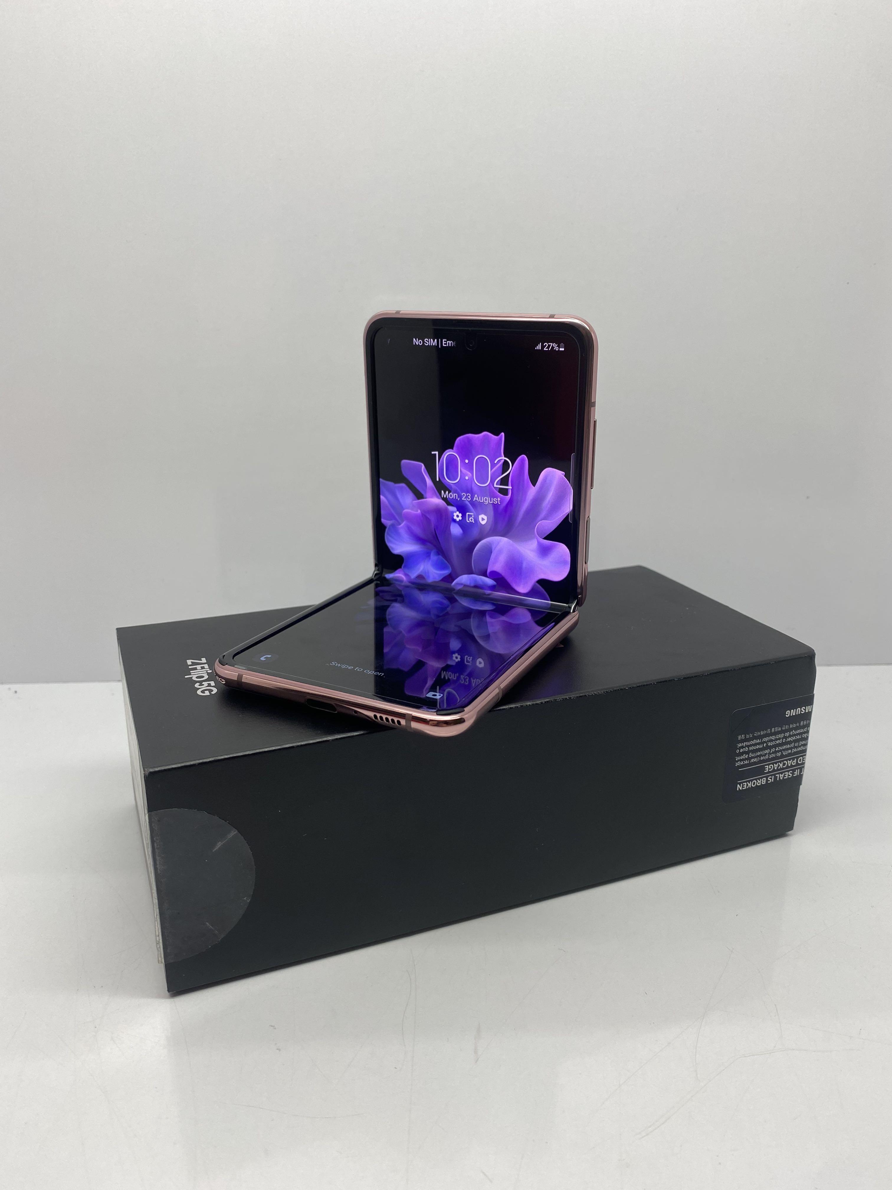 Galaxy Z Flip 5g Mystic Bronze Mobile Phones Gadgets Mobile Phones Android Phones Samsung On Carousell