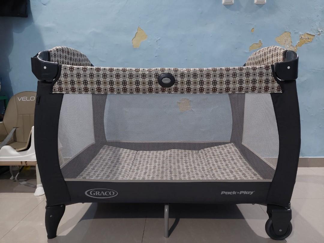 mickey mouse pack and play graco