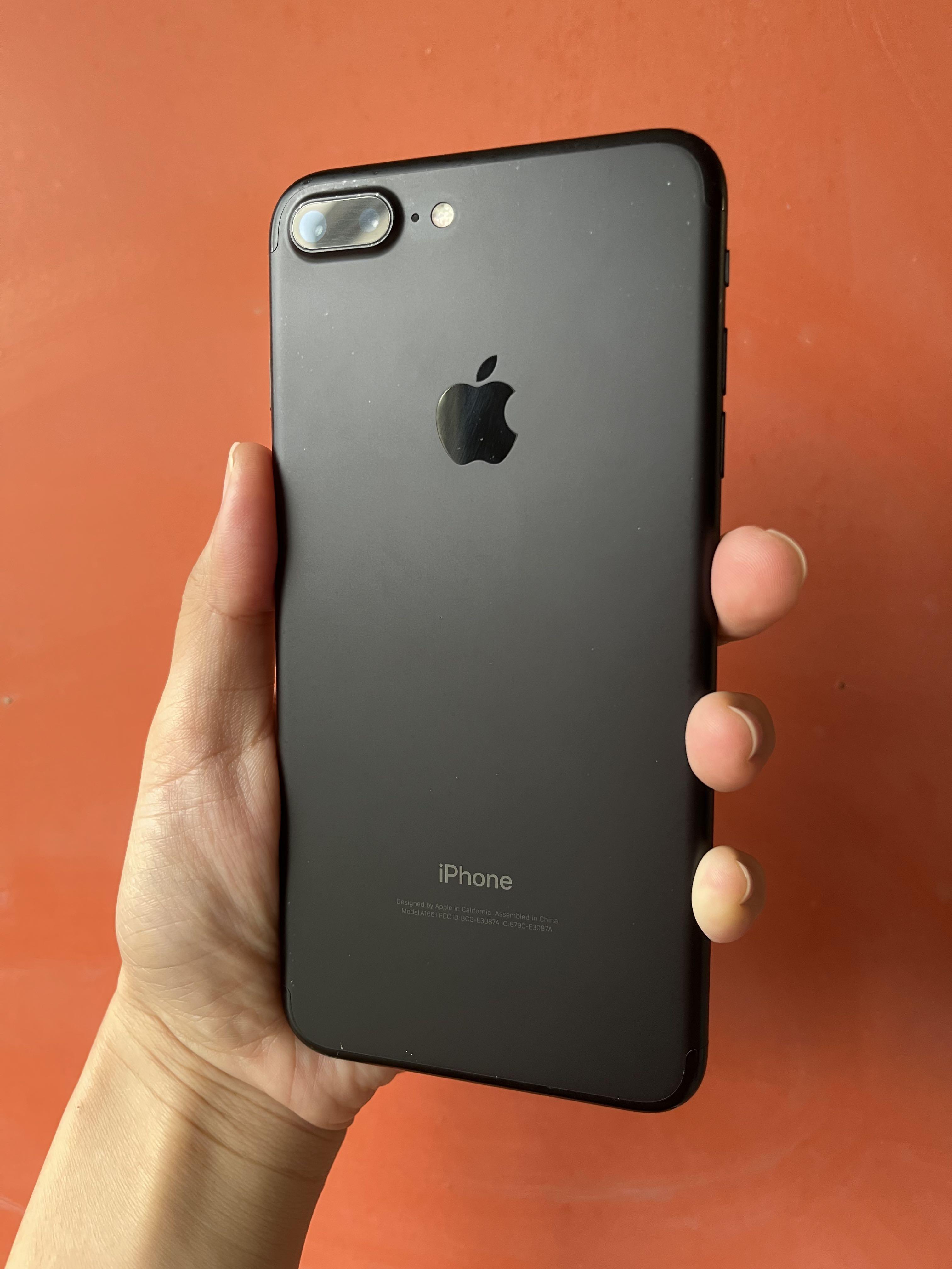 人気新品入荷 iPhone Plus Black 128 GB au