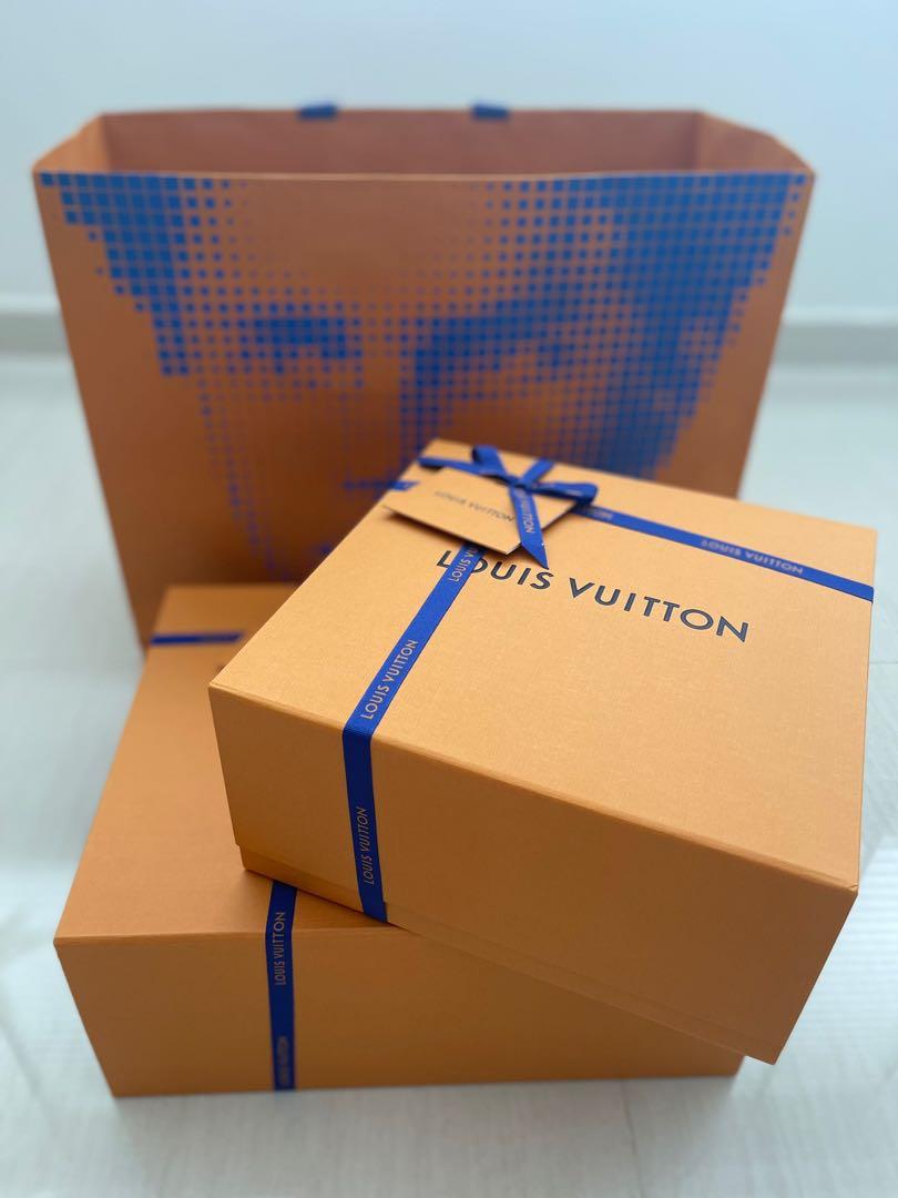 Louis Vuitton Lockme Tender Chain PM - Neutrals Crossbody Bags, Handbags -  LOU779622