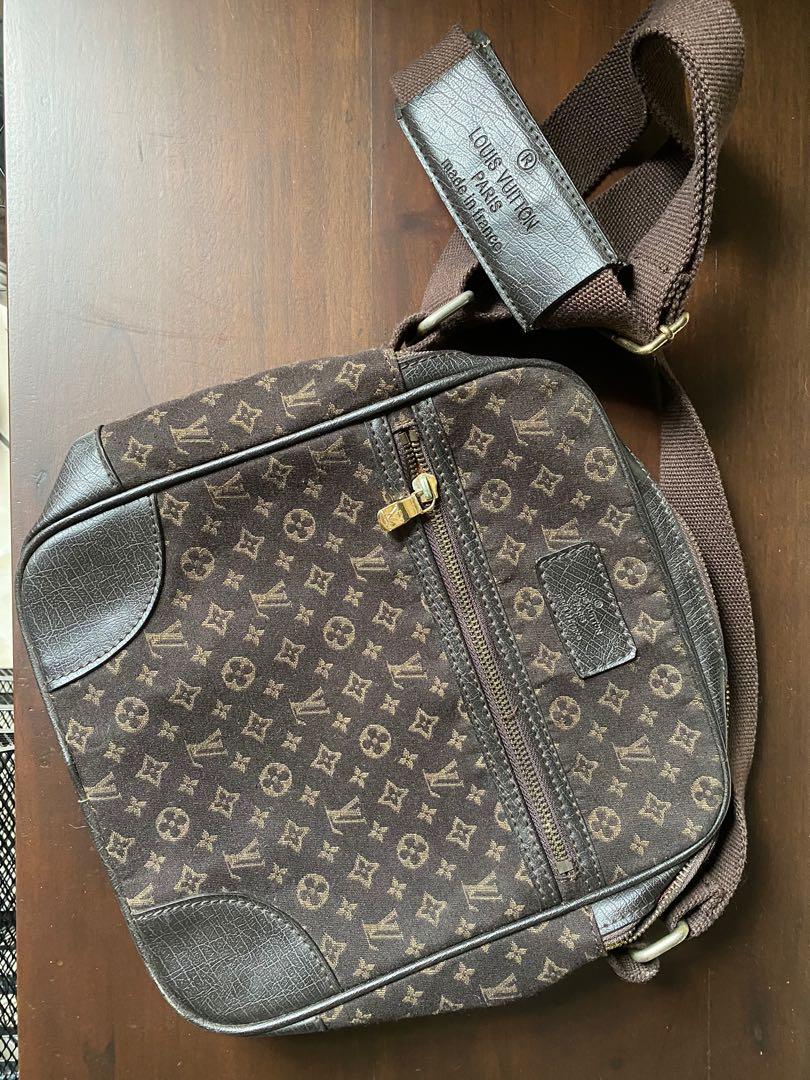 LV Monogram Canvas Danube Bag (Category: Luxury Bags & Wallets) located in Pasig City. Submitted by noelle_today (Listing ID 1119025529, Image 1). Description: stock sa cabinet - issue: zippers are too tight and may need fixing As is where is.