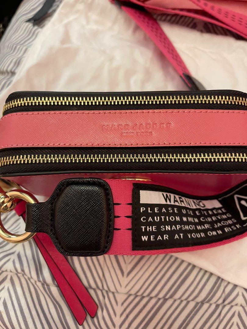 Marc Jacobs Snapshot Warning Label Strap Crossbody Bag in Pink