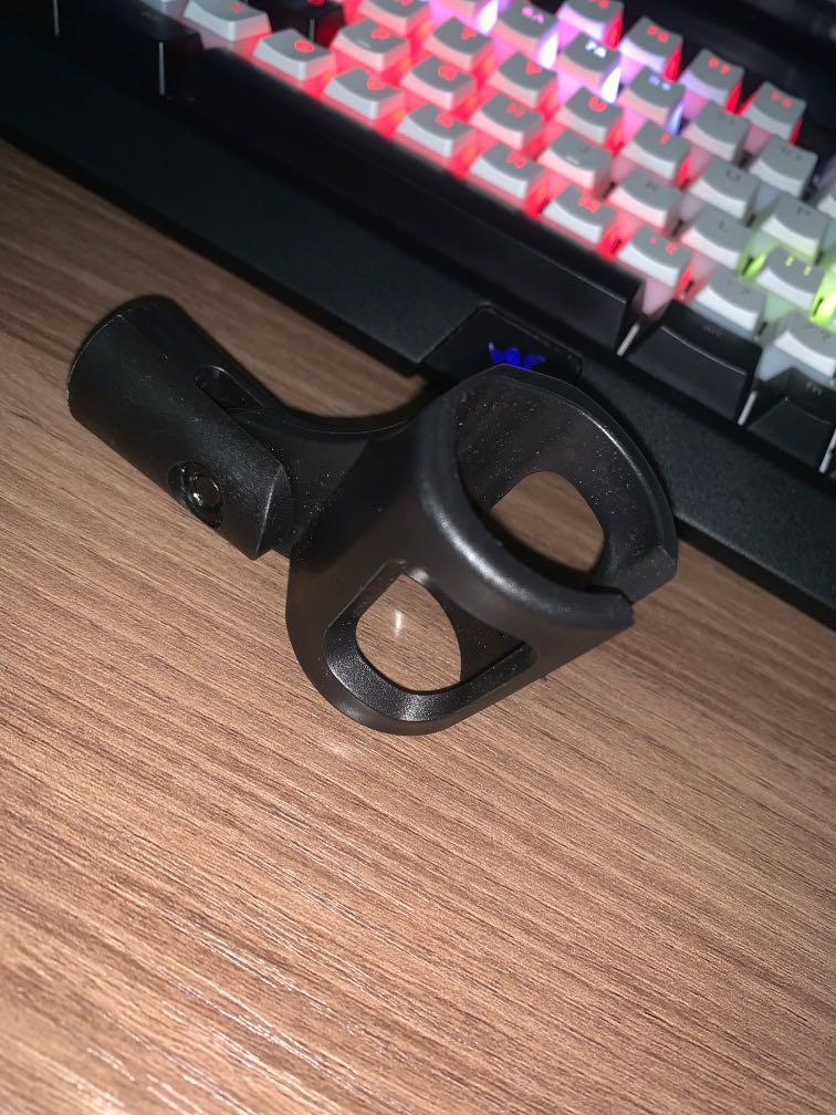 Microphone Holder (Category: Microphones) located in Quezon City. Submitted by jmariekondo (Listing ID 1119166130, Image 2). Description: Never used mic holder Bought Oct 2021 Rfs: extra .
