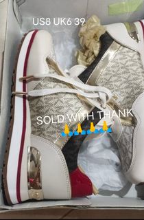 (Category: ) located in . Submitted by wardrobe06 (Listing ID 1119117213, Image 1). Description: .