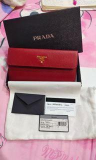 (Category: ) located in . Submitted by wardrobe06 (Listing ID 1119120067, Image 1). Description: .