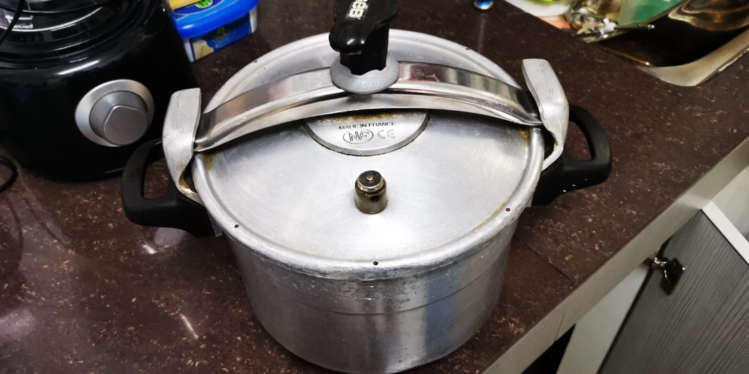 Seb pressure cooker 7l, TV & Home Appliances, Kitchen Appliances