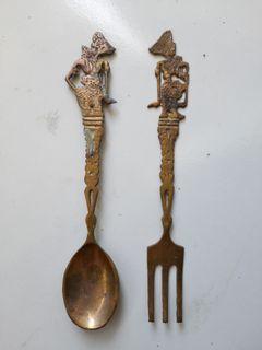 SENDOK GARPU WAYANG KUNINGAN JADUL
