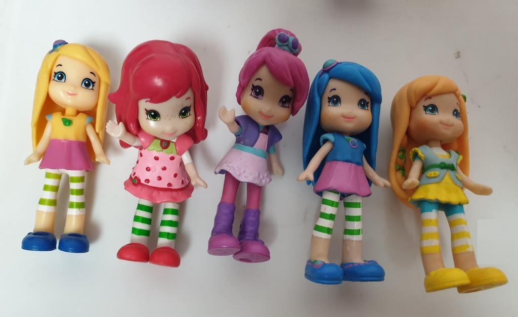Strawberry shortcake figurines for cakes clearance