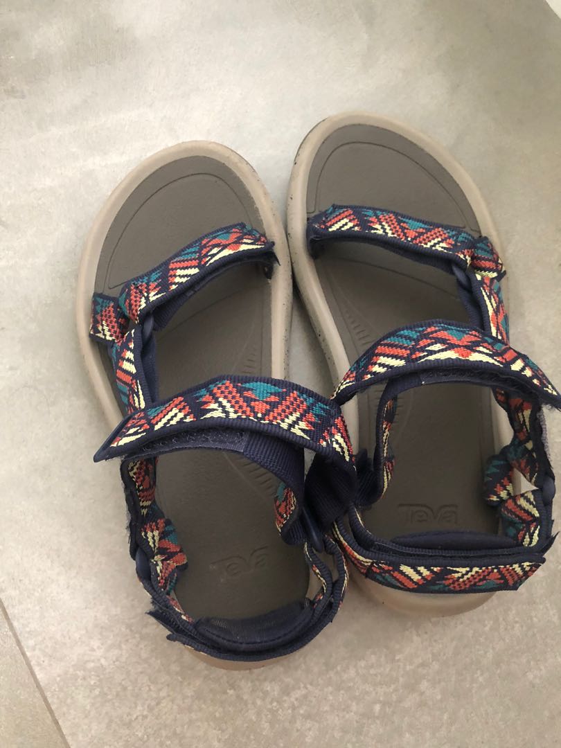 teva hurricane canyon to canyon