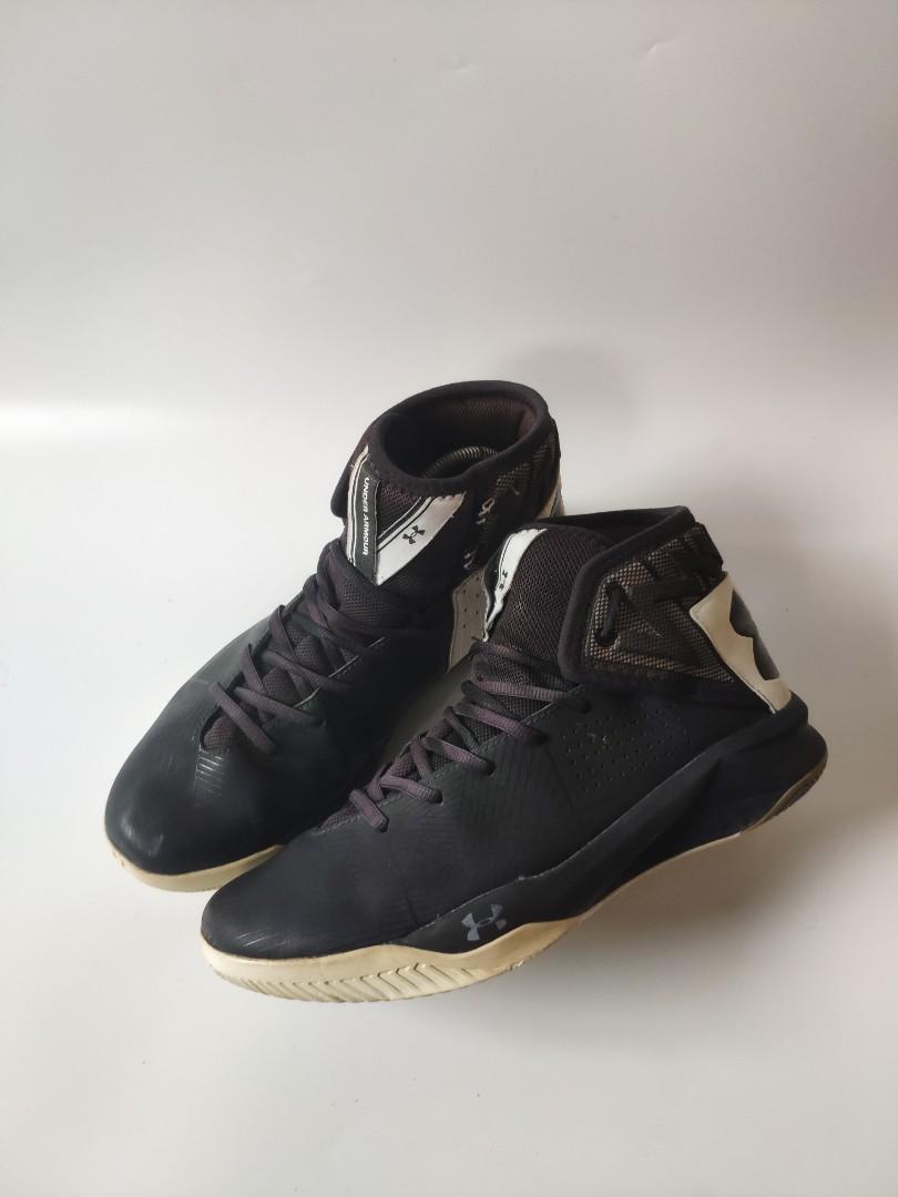 Under Armor Rocket 2 Fesyen Pria Sepatu Sneakers di Carousell