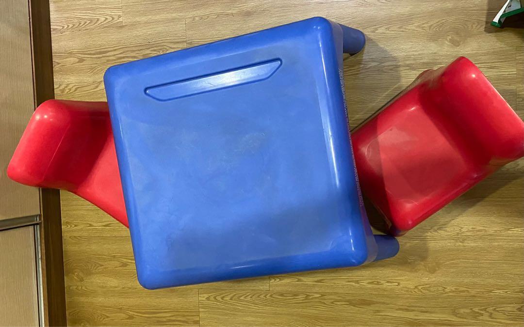 Elc plastic clearance table and chairs