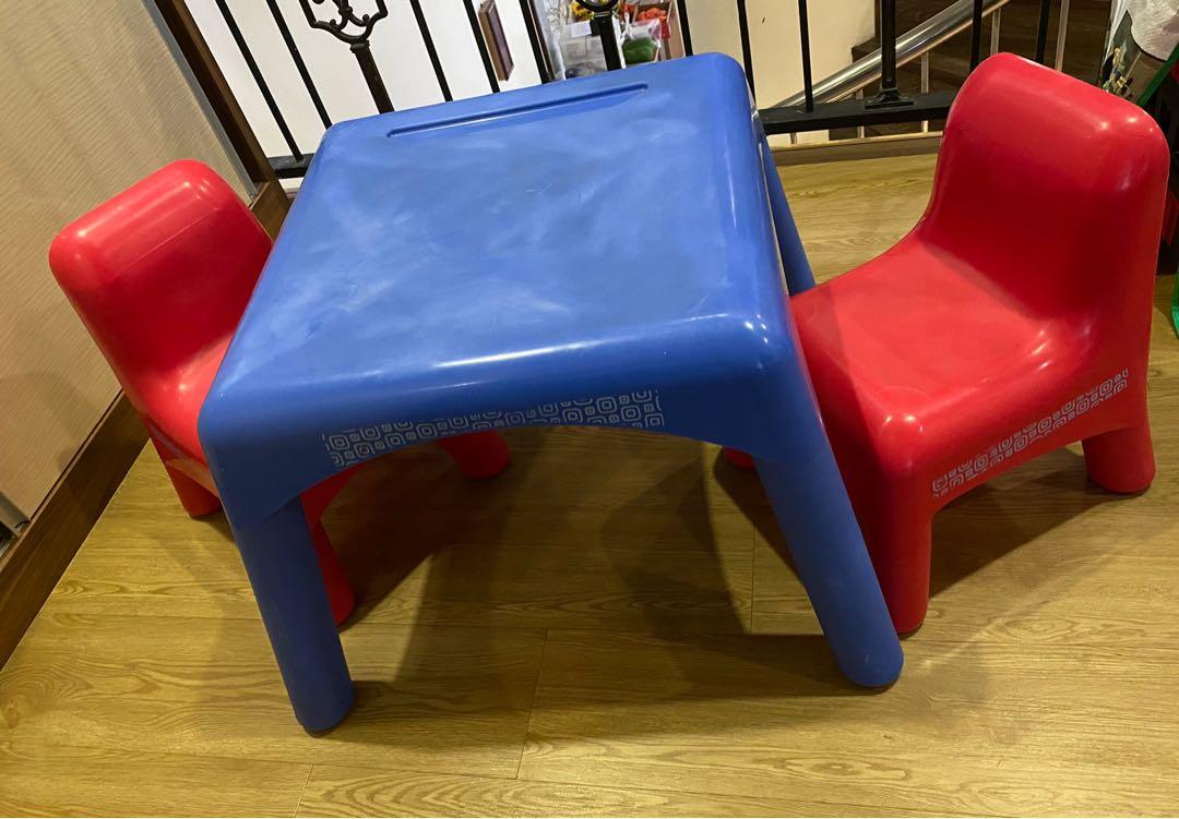 Elc plastic new arrivals table and chairs