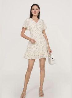 WTS/WTT: Fayth Iris Flutter Sleeve Dress in Vanilla