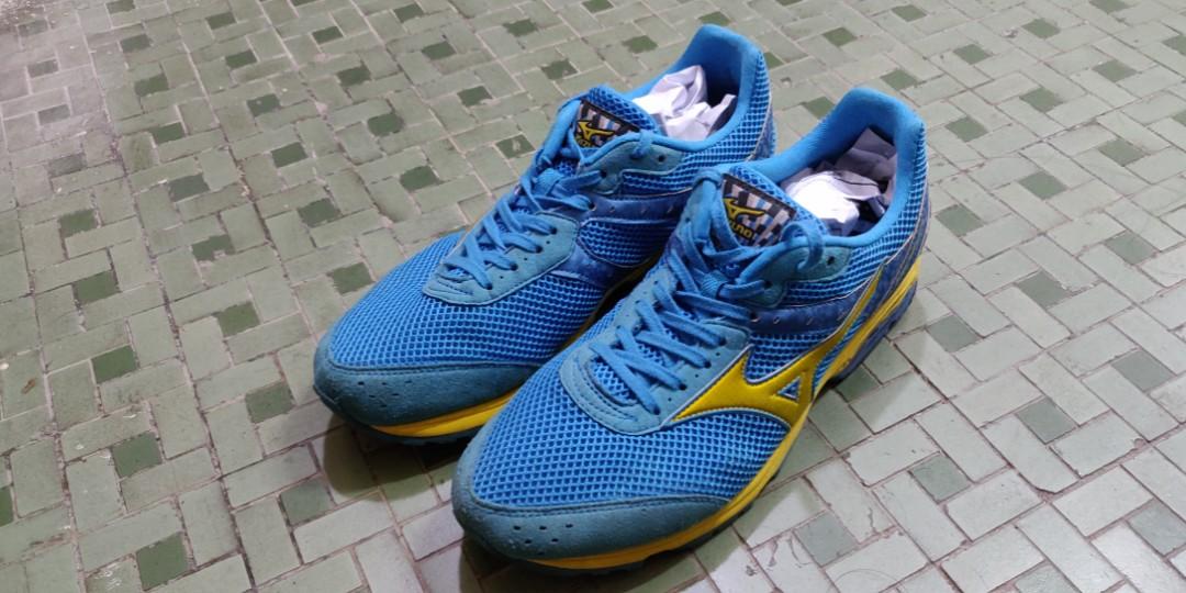 Mizuno wave cheap amulet 7