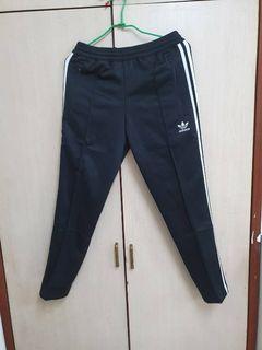[ADIDAS CW1269] 運動長褲 黑色 M號 三線褲