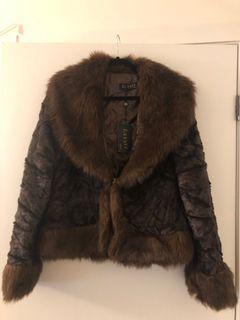 🍂 Vintage dead-stock faux fur coat