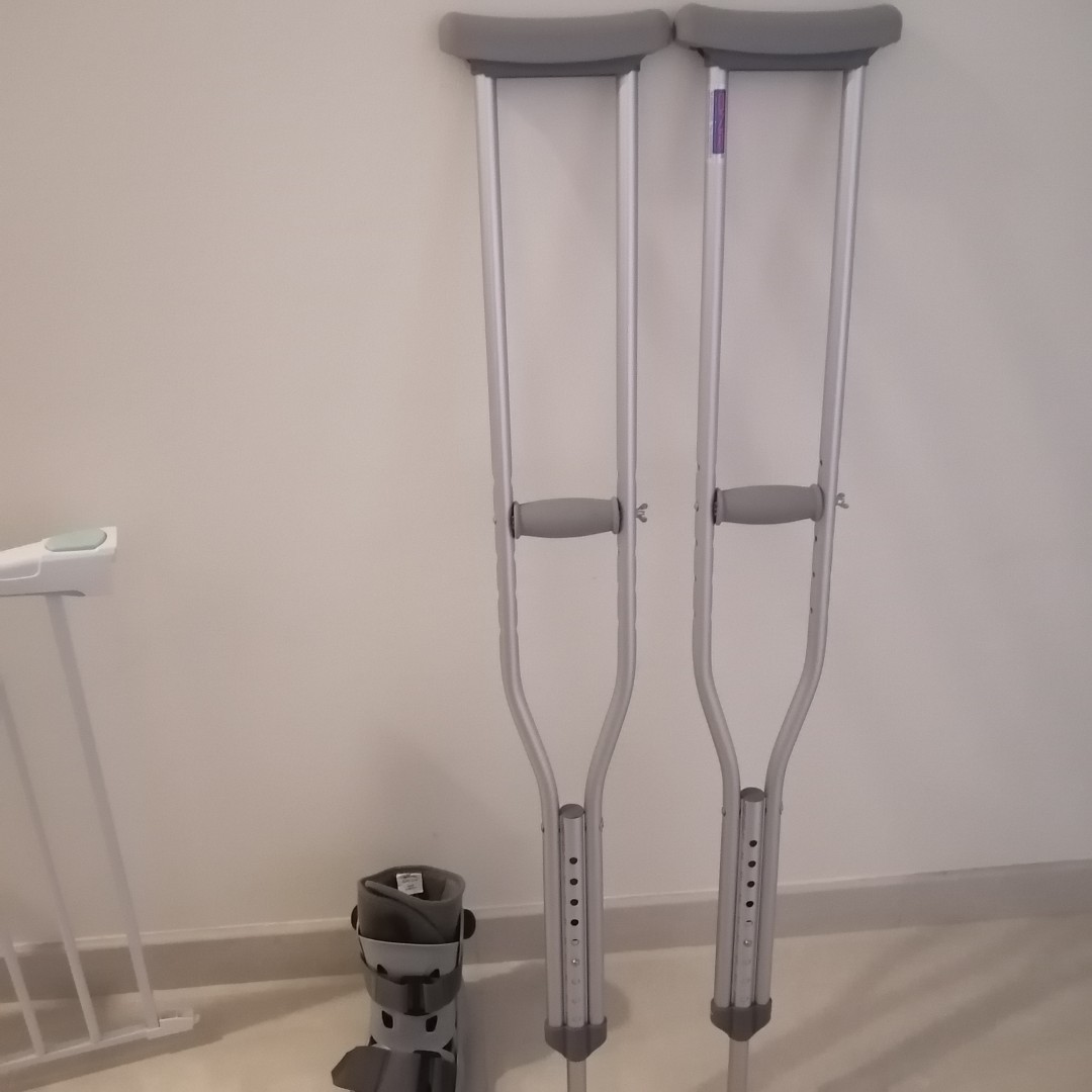 Crutches, Health & Nutrition, Assistive & Rehabilatory Aids