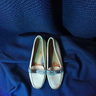Authentic Tommy Bahama White Loafers Slip-on Shoes