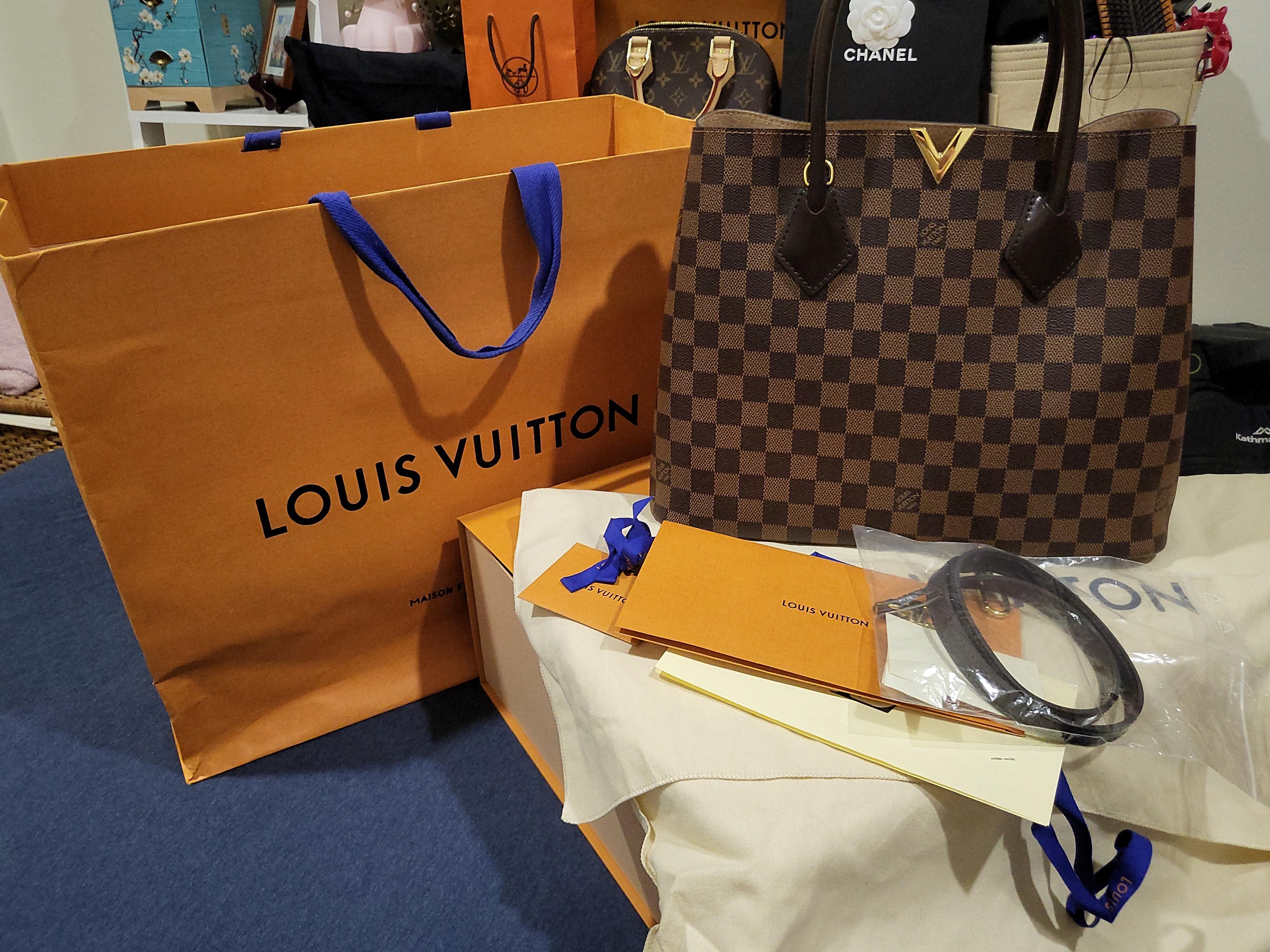 Louis Vuitton Damier Ebene Canvas Kensington Bag Louis Vuitton