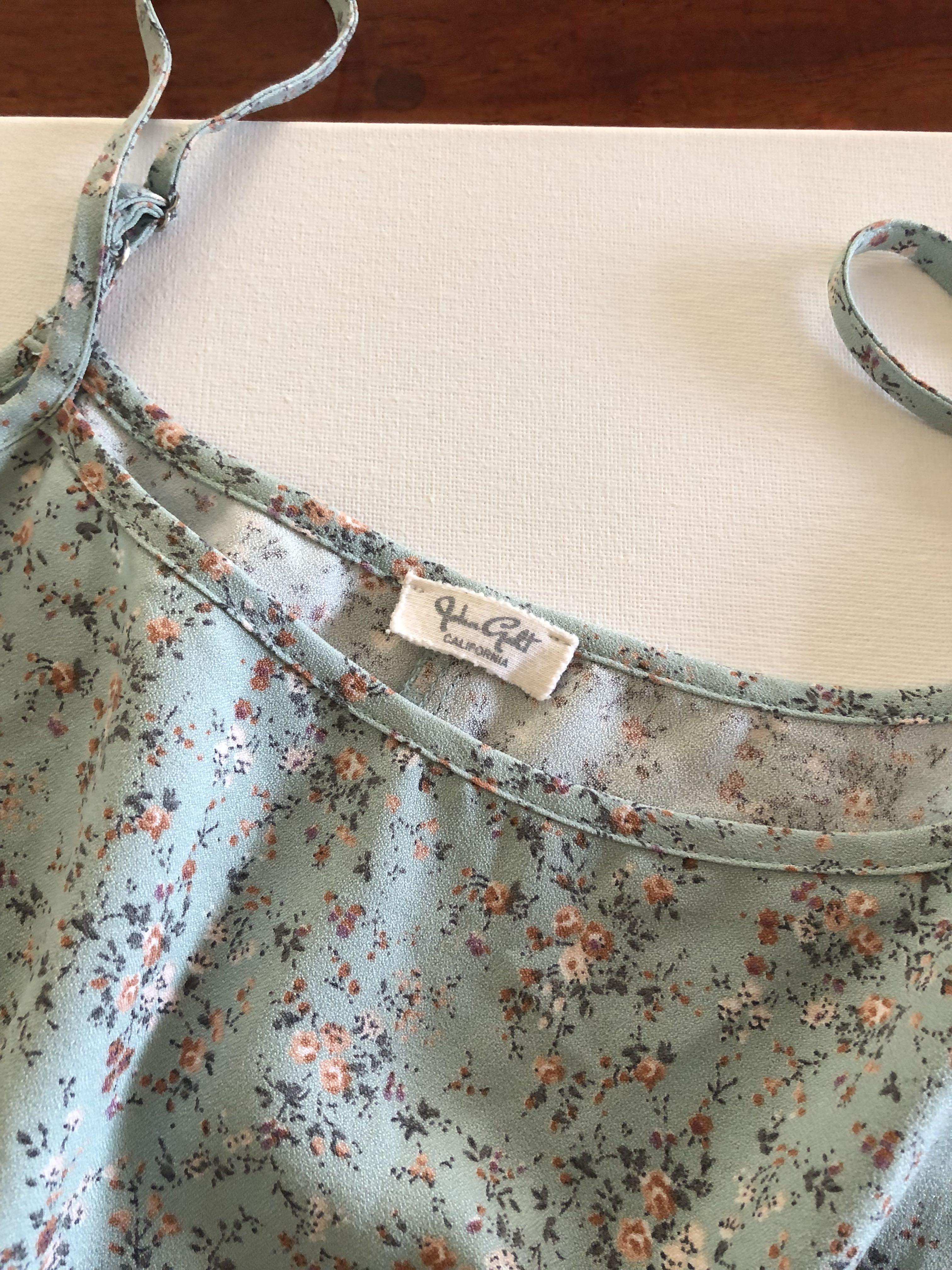 brandy melville blue floral zelly top cute coquette - Depop