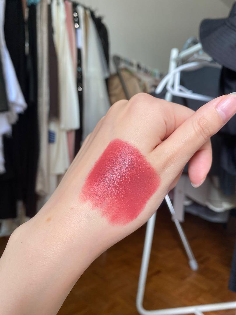 Burberry dusty 2025 pink lipstick