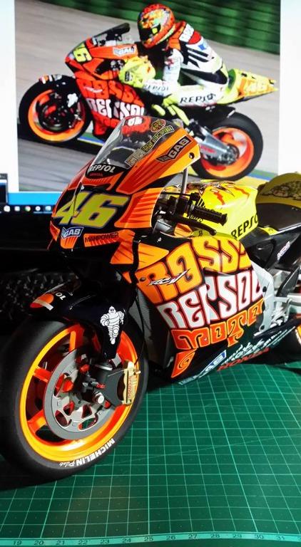 MINICHAMPS 1/6 HONDA - RC211V REPSOL VALENTINO ROSSI VALENCIA MOTO 