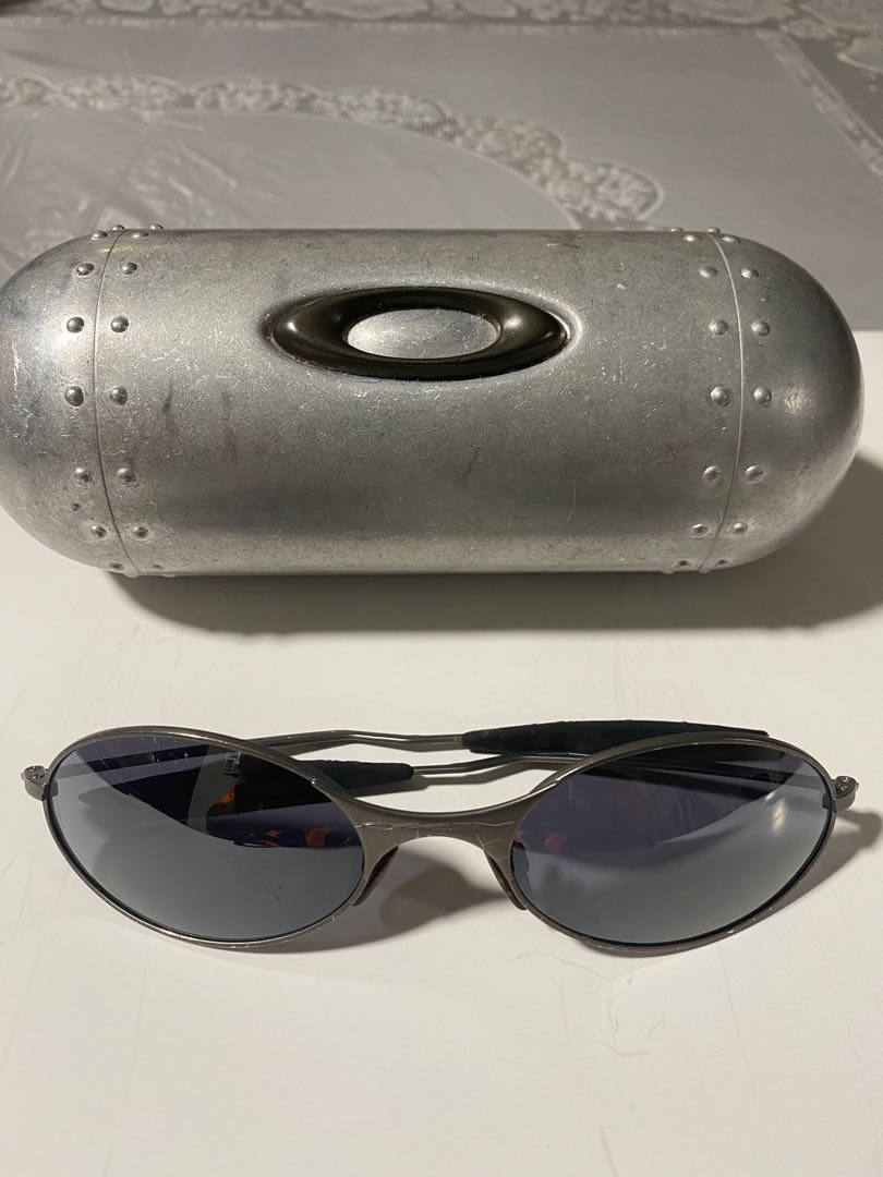 Oakley hot sale holbrook retro
